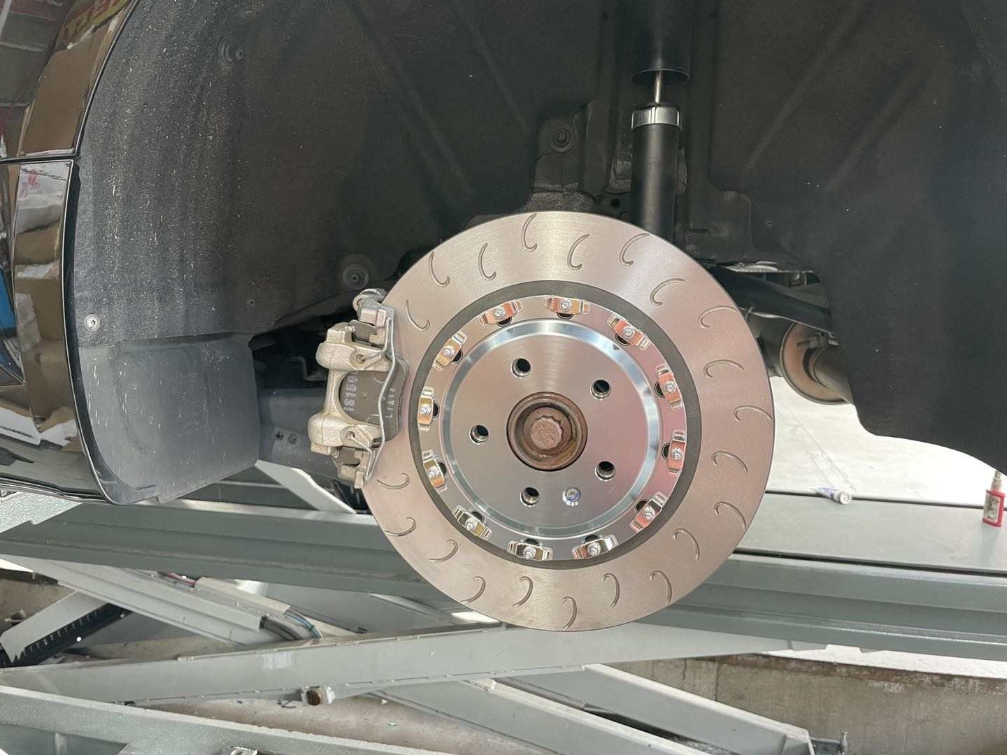 último caso de la compañía sobre Piezas del freno de la mejora de la rueda posterior de Audi TT 8s
